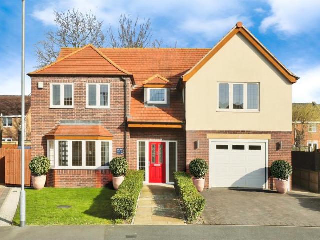 4 bedroom detached house for sale