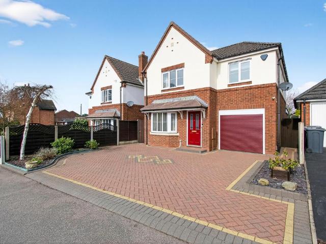 4 bedroom detached house for sale