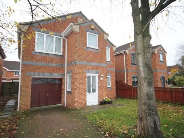 4 bedroom detached house for sale