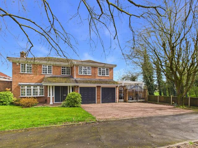 4 bedroom detached house for sale