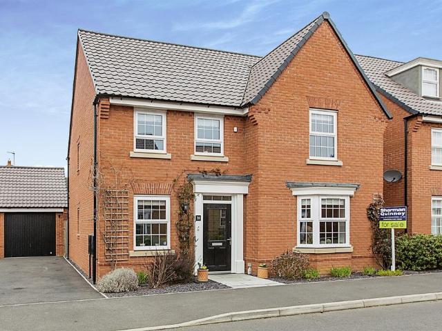 4 bedroom detached house for sale