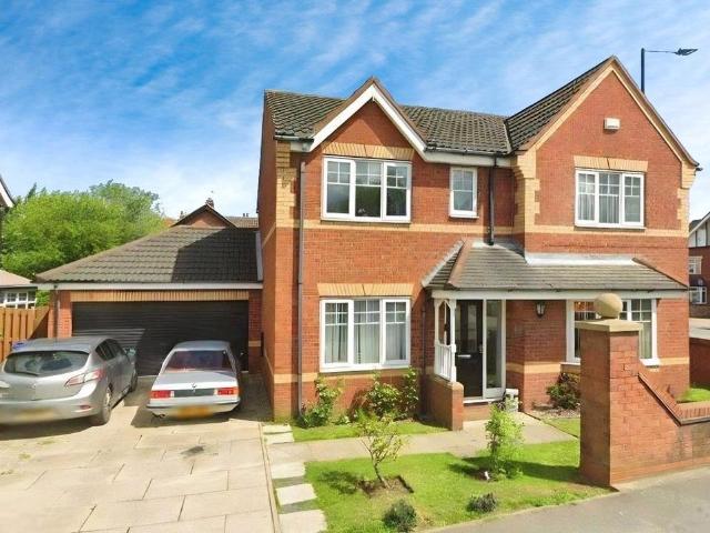 4 bedroom detached house for sale