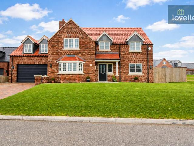 4 bedroom detached house for sale