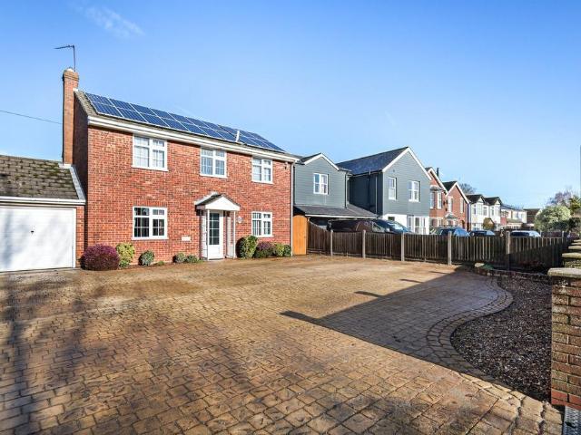 4 bedroom detached house for sale