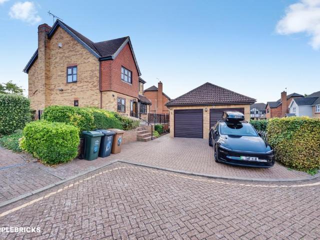 4 bedroom detached house for sale