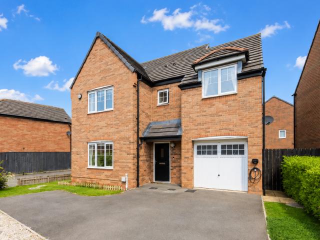 4 bedroom detached house for sale