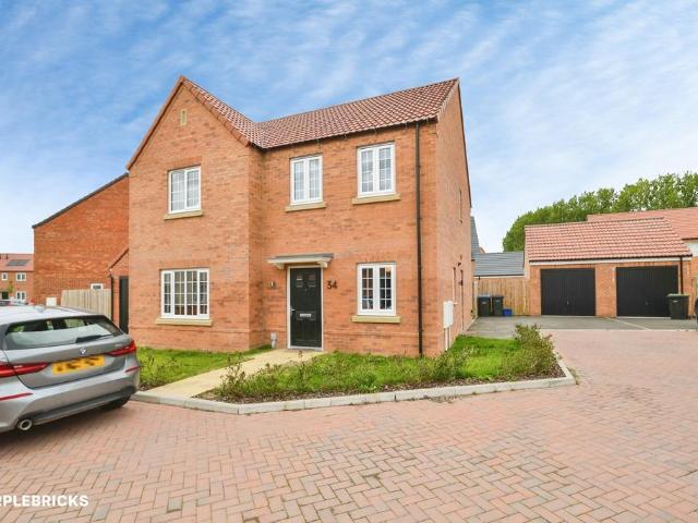 4 bedroom detached house for sale