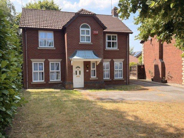 4 bedroom detached house for sale