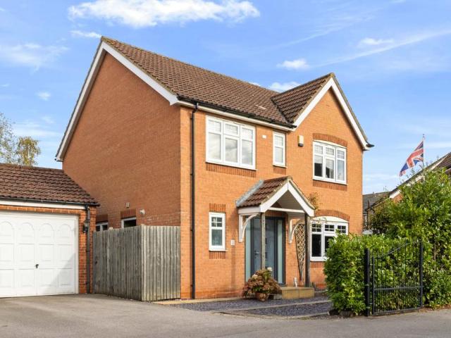 4 bedroom detached house for sale