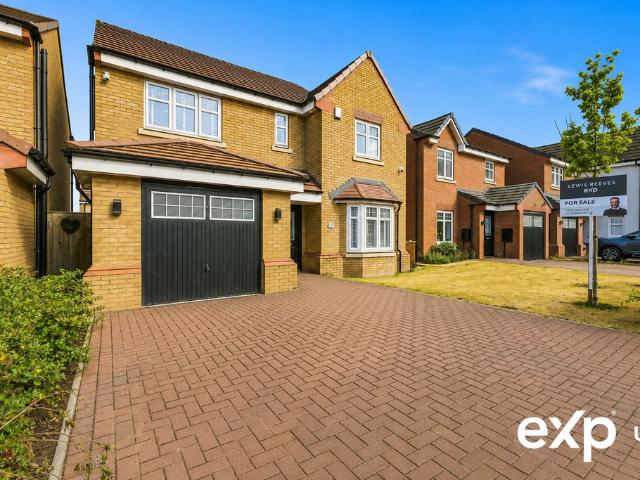 4 bedroom detached house for sale