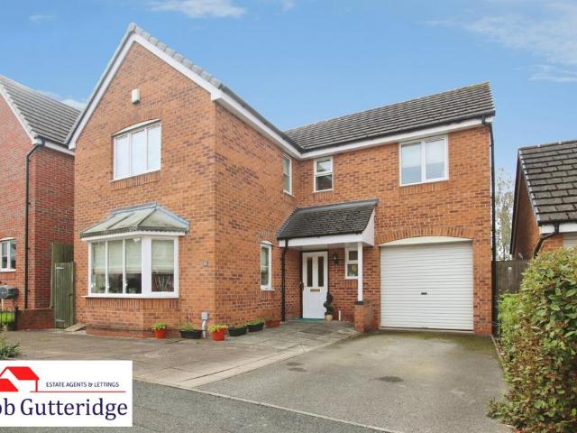 4 bedroom detached house for sale