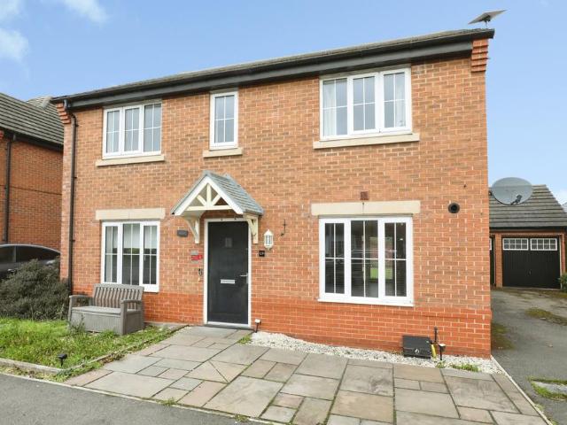 4 bedroom detached house for sale