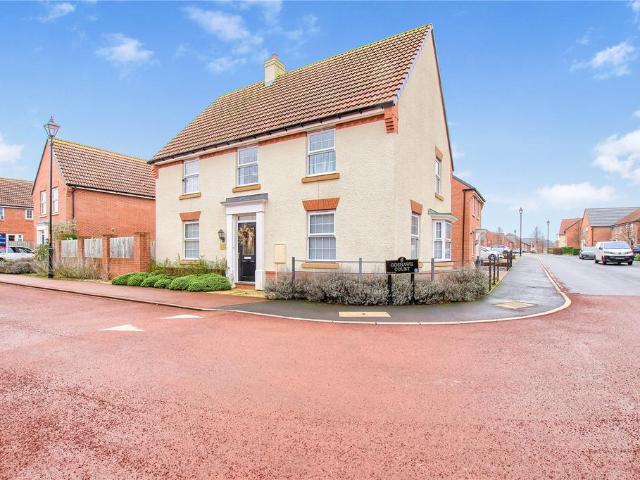 4 bedroom detached house for sale