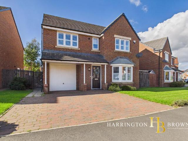 4 bedroom detached house for sale