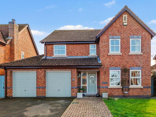 4 bedroom detached house for sale