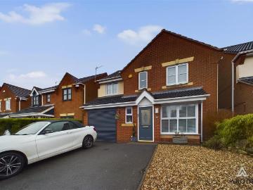 4 bedroom detached house for sale