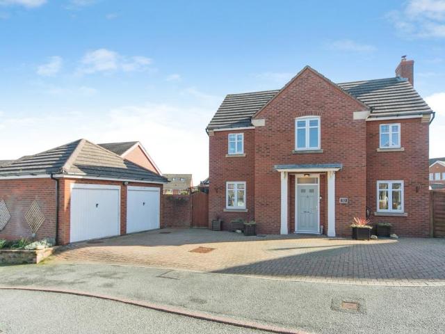 4 bedroom detached house for sale
