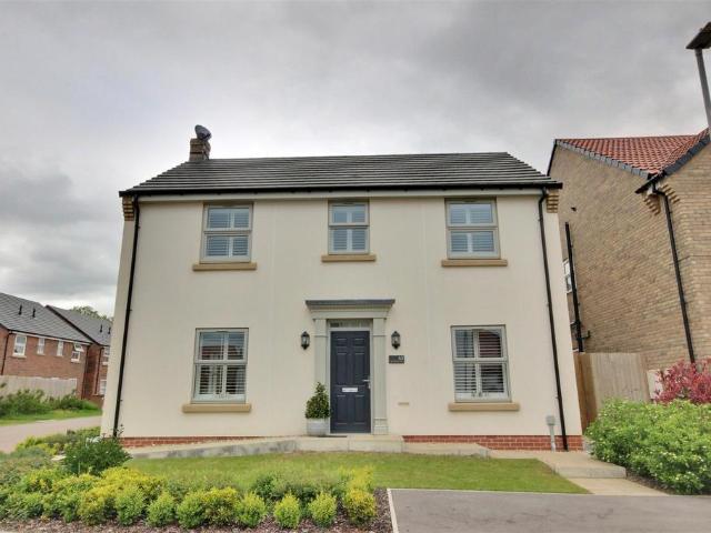 4 bedroom detached house for sale