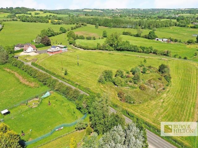 4 bedroom equestrian facility for sale