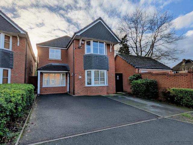 4 bedroom detached house for sale