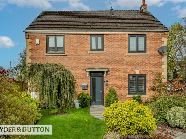 4 bedroom detached house for sale