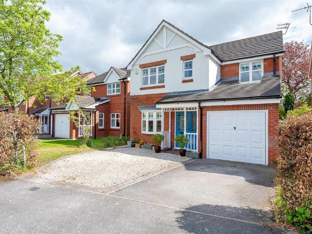 4 bedroom detached house for sale