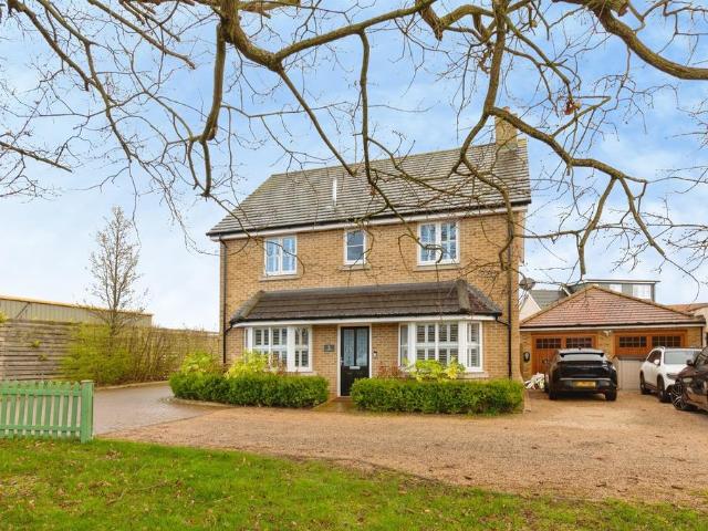 4 bedroom detached house for sale