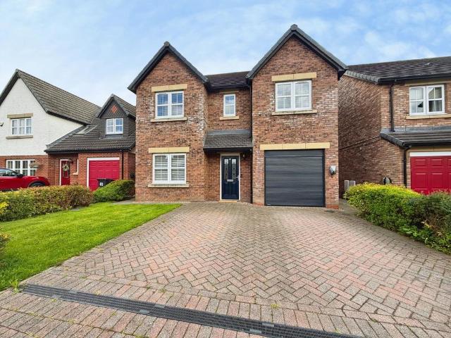 4 bedroom detached house for sale