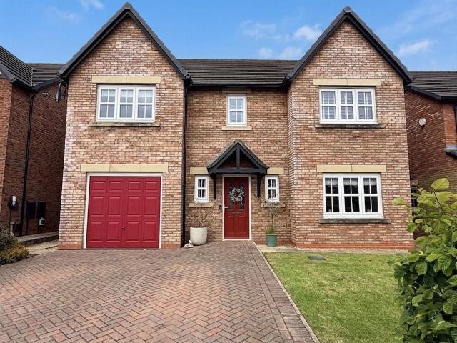 4 bedroom detached house for sale