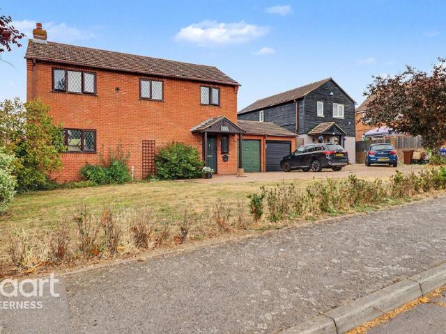 4 bedroom detached house for sale