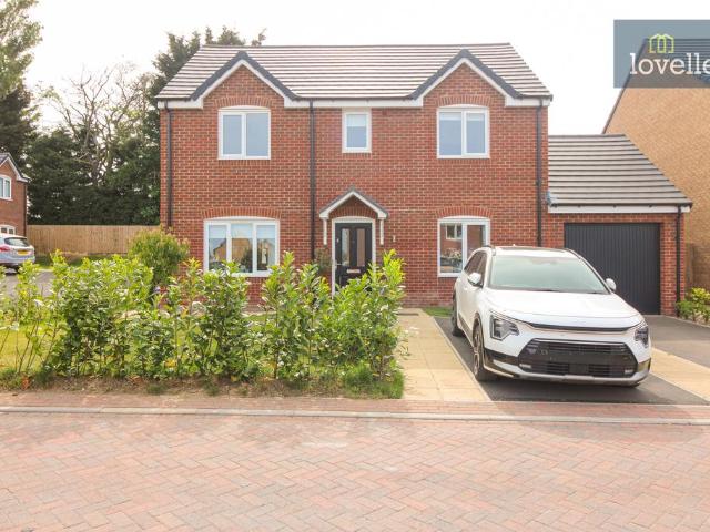 4 bedroom detached house for sale