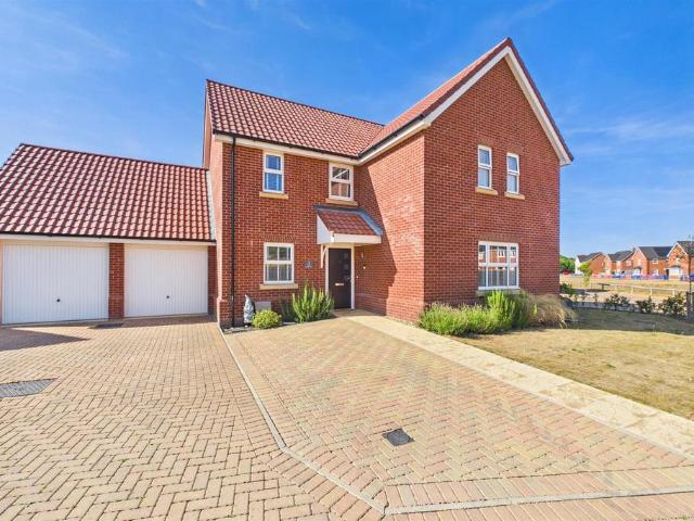 4 bedroom detached house for sale