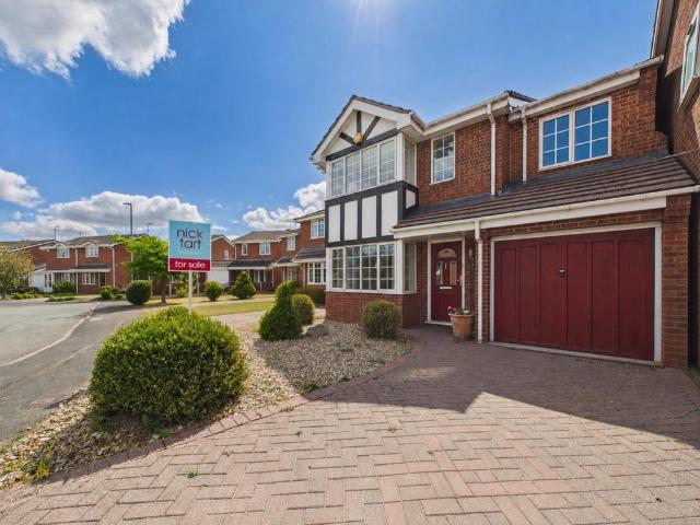 4 bedroom detached house for sale