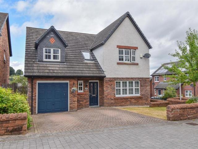 4 bedroom detached house for sale