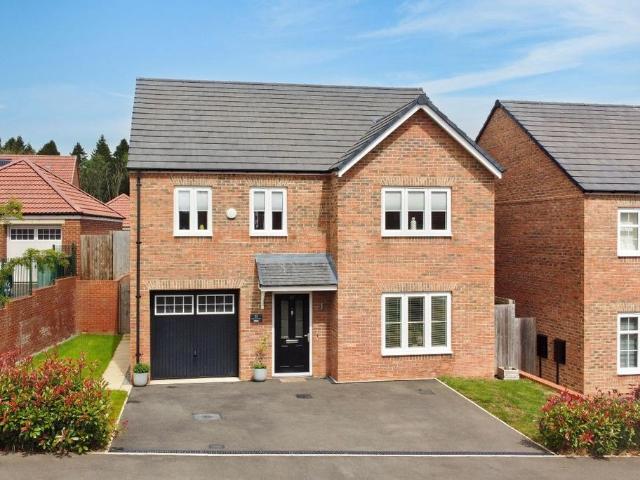 4 bedroom detached house for sale