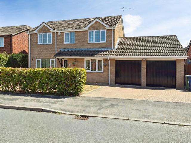 4 bedroom detached house for sale