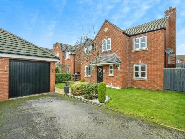 4 bedroom detached house for sale