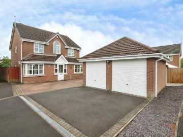 4 bedroom detached house for sale