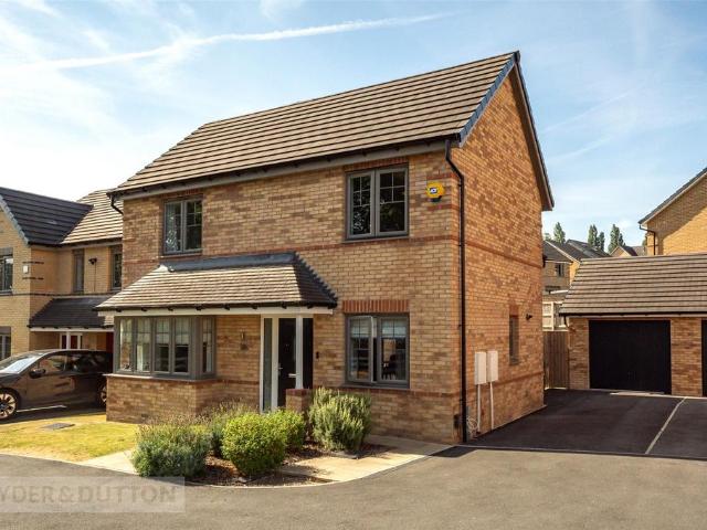 4 bedroom detached house for sale