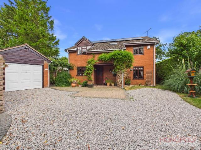 4 bedroom detached house for sale