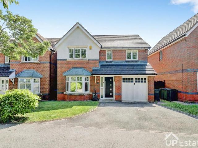 4 bedroom detached house for sale