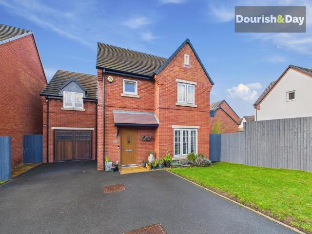 4 bedroom detached house for sale