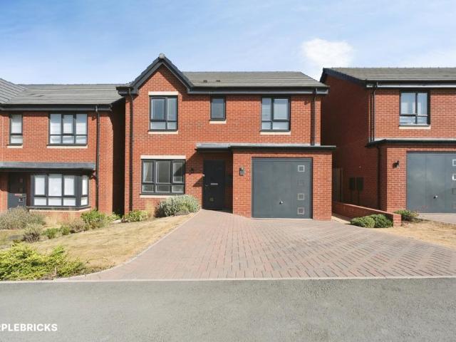 4 bedroom detached house for sale