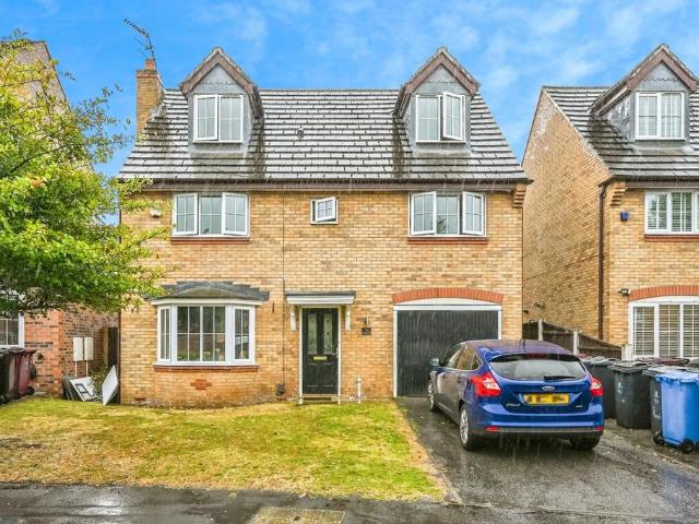 4 bedroom detached house for sale