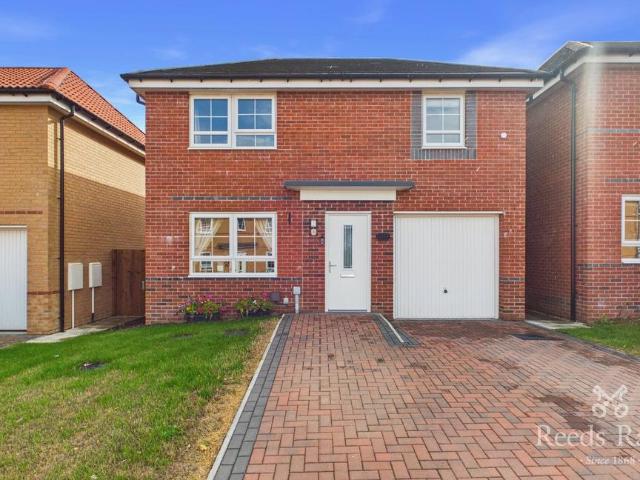4 bedroom detached house for sale