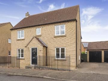 4 bedroom detached house for sale