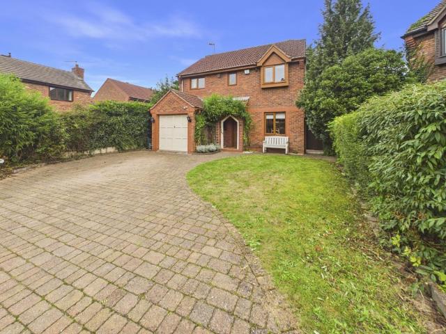 4 bedroom detached house for sale