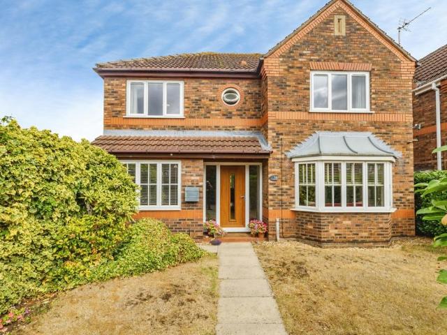 4 bedroom detached house for sale