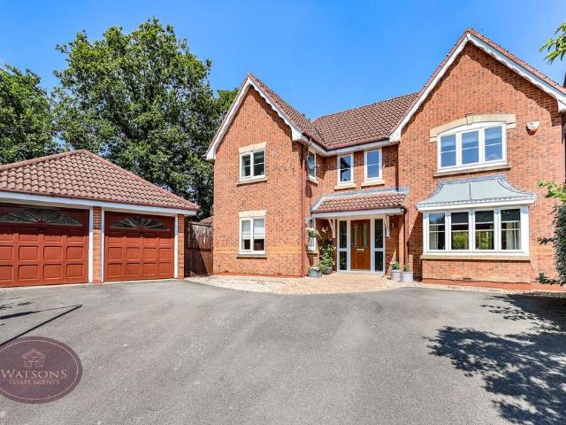 4 bedroom detached house for sale