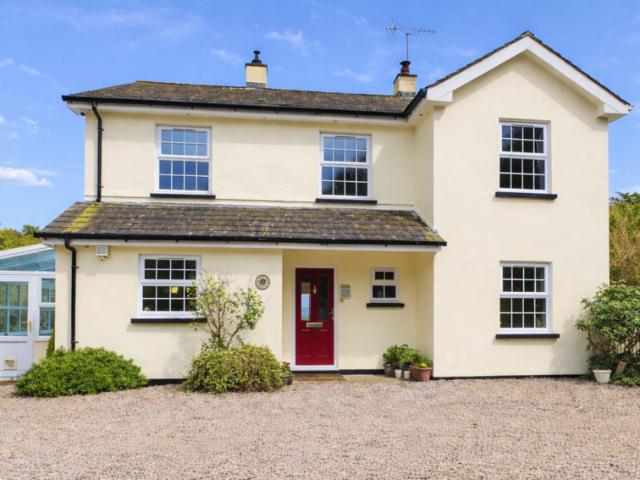 4 bedroom detached house for sale